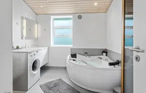 Beautiful Home In Væggerløse With Wifi - Image 3