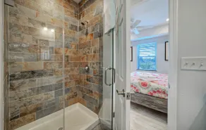 6BDR, Balcony w/ Bay View, Shared Pool + Boat Dock | Keeper Red by AvantStay - Image 2
