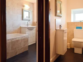 5 bedroom accommodation in Butterton - Image 3