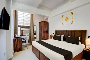 Classic Vijai Square - Image 2