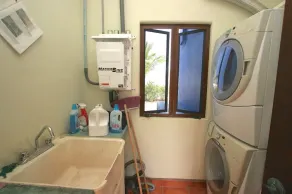 Private Beachfront House with Heated Pool in Quaint Coastal Town - Image 2