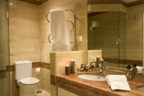 102 Luxury Serv Apart-Estepona 3 Bed, 28c Uppvärmd 20m Pool, Jacuzzi - en oas - Image 5
