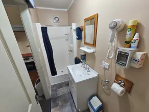 Snug Beach Cabin And Caravan Park - Image 2