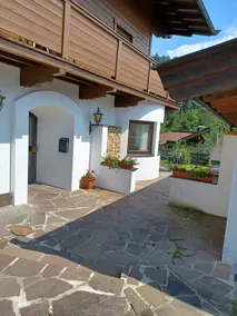 Well-equipped vacation apartment with fireplace for 8 (+2) people - Image 4