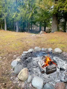 Private 5 Acres on Nisqually River, 2 King Beds, 15 min from Mt. Rainier gate - Image 3