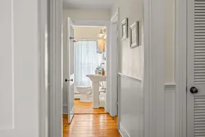 Coastal Victorian Home Walk to Downtown - Image 4
