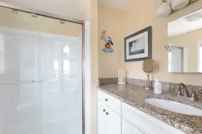 Duplex rénové face à l'océan et magnifiquement décoré - Image 4