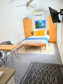 Best Tiny House In Town! - Image 5