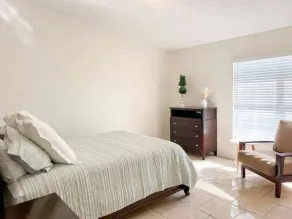 Contemporary 3 Bedroom Home in Dade City - Image 4