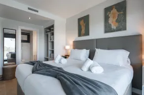 Apartment With Resort Amenities - Image 5