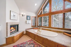 Spectacular single family home with majestic views of Beaver Creek Mountain!! - Image 4