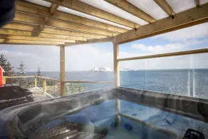 The Cliff Hanger with Hot tub and Ocean views - Image 5