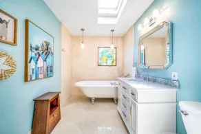 EXQUISITE HEATED POOL+WATERFRONT! 1 MILE TO BEACH! - Image 3