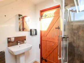Caecrwn Cottage - Image 3