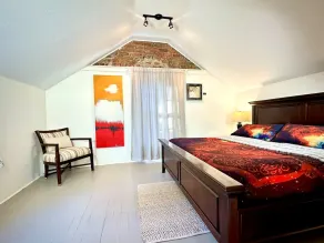 Amazing Historic 1800s Carriage House - Image 5
