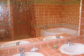 Fremragende rummelig middelhavs villa, lyst-rolig jacuzzi-park med swimmingpool - Image 4