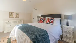 Quarry Lodge, Lydney - sleeps 6 guests in 3 bedrooms - Image 5