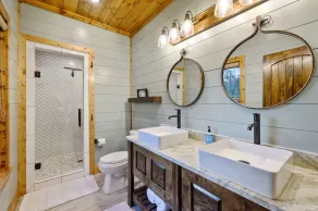 See the awe-inspiring views of the Ouachita mountains from the stunning window wall - Image 5