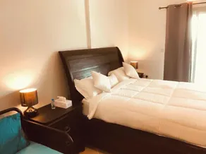 Dubai Marina Deluxe Apartment - Image 2