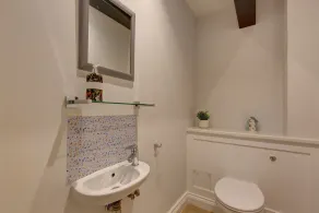 7 Swan Court - Image 4