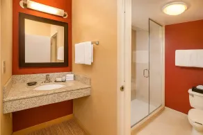 Enjoy a Hassle-Free and Suiting Stay! 3 Convenient Units, Free Parking, Pool - Image 4