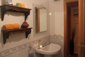 EXCLUSIVE APARTMENT IN SANXENXO, GARDEN AND SWIMMING POOL 100 M FROM SILGAR BEACH - Image 3