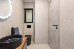 FL4 Top Floor 1BR Studio with Cute Terrace by Holi - Image 2