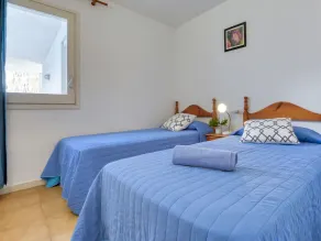 Beautiful apartment for 4 guests with A/C, WIFI, TV and terrace - Image 5