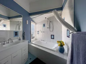 Wombarra Blue Coastal Holiday Home - Image 3