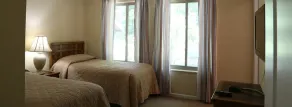 Spacious 2BR Townhouse Short Ride Away from Mountainview Golf Course - Image 4