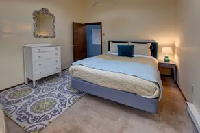 Catskill Contemporary with Fireplace near wedding venues sleeps 15 - Image 5