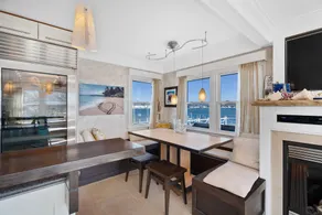 WATERFRONT TOWNHOUSE - A SLICE OF HEAVEN - Image 5