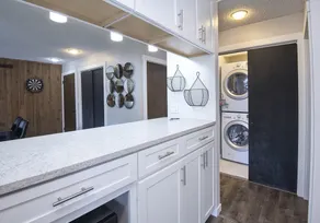 Premier neu renovierte Wohnung nur 1 Meile zu Pisten mit kostenlosem Bus. Pool, Whirlpool !! - Image 2