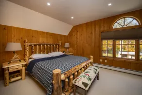 Luxury Two-Home Vermont Retreat Near Ski Resorts – Pool, Hot Tub & Sauna - Image 3