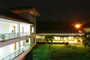 GDW Hotel & Cottage - Image 2