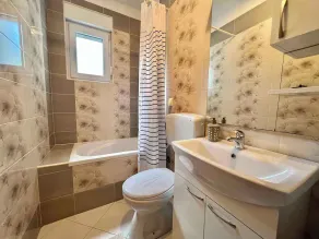Holiday apartment with large balcony and sea view - Image 2