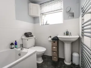 Driftwood Cottage - Image 2