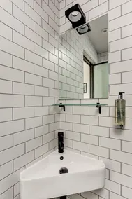 Sea view, pet friendly central Laines location, 1 minute from station - Image 5