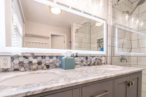 Fully Stocked and Spacious**2 Master Bdrms**LOCATION, COMFORT, LUXURY - Image 4