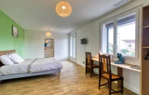 Stunning home in Albi - Image 3