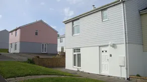 Excellent Location!! Free Parking, Wi-Fi. Contact me Direct For Best Deals!! - Image 4