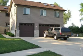 Elyon Hall CoachHouse, Indiana Dunes Nat’l Park, 10 min hike to Beach - Image 3