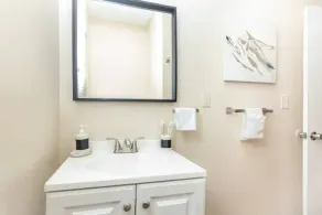 King bed Free Parking & Wi-fi near Wynwood! - Image 5