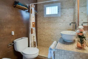 Holiday Home 'Isabel' with Shared Pool, Garden & Wi-Fi - Image 2