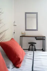 Cosy designer apartment, free parking - Image 5