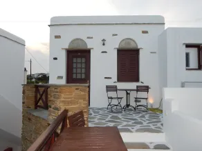 Tinos Suites & Apartments with sea view - Image 3