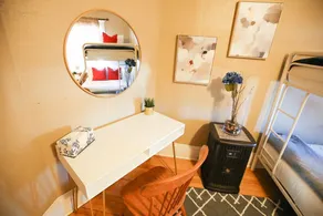 Queen Anne Mansion ★5BR★FastWifi★Cable★65\"TV★Brkfst - Image 5