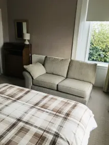 3 soveværelser, gratis WiFi, parkering uden for gaden. Central Ayrshire, 20 minutter til Glasgow - Image 5