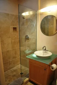 Fabuleux Downtown Guesthouse dans le quartier historique, bain à remous! Emplacement parfait! - Image 2