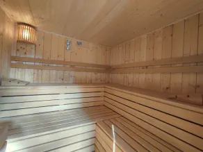 renoveret bondegård med udendørs sauna - Image 3